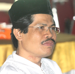 Sultan Kunjungi Pembangunan Istana Sayap